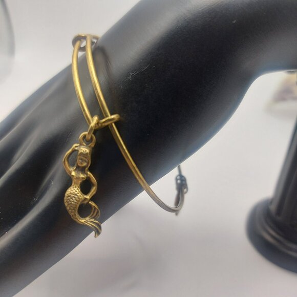 ALEX AND ANI Bracelet Mermaid Charm Bangle Gold Rafaelian EUC - Picture 10 of 11
